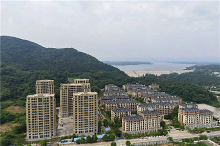 出售泰安监测站宿舍2室2厅1卫96平简单装修